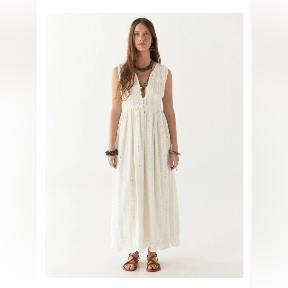 NEW MAISON HOTEL amandine dress in lord byron pearl - Picture 2 of 15